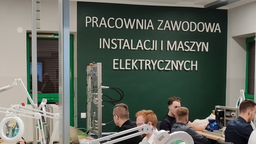 Powiększ: