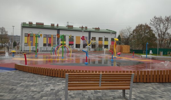 Powiększ: